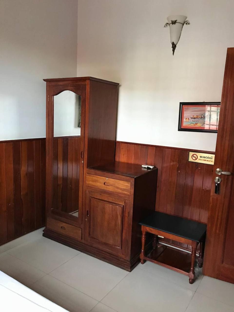 Retro Quarter Mb Hostel Sziemreap Kültér fotó